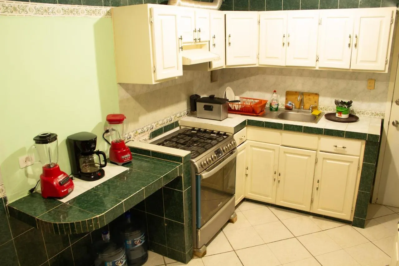 Guest house Hostal Mana Cancun Mexico
