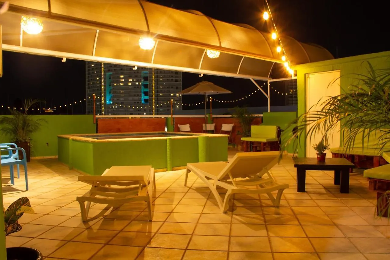 Hostal Mana Cancun Guest house
