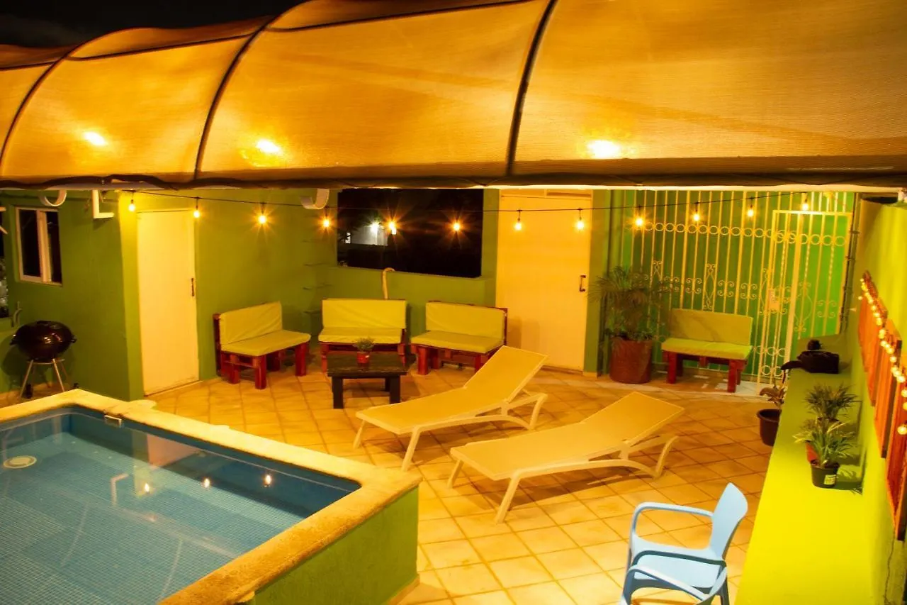 Guest house Hostal Mana Cancun